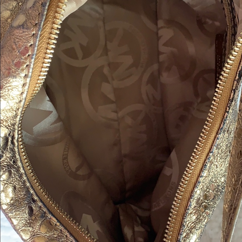 Michael Kors hand bag - Picture 4 of 10